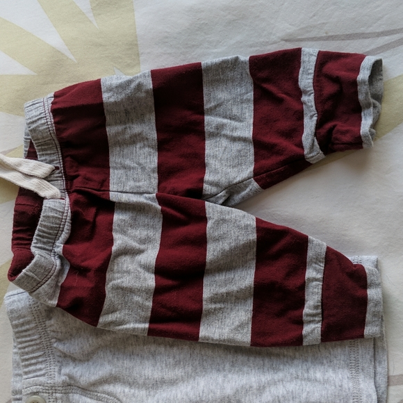 *4/$20* Three pairs 0-3 month baby pants - Picture 4 of 7